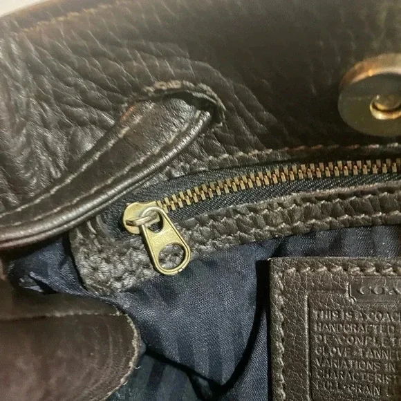 Coach vintage black leather crossbody handbag - Picture 11 of 13